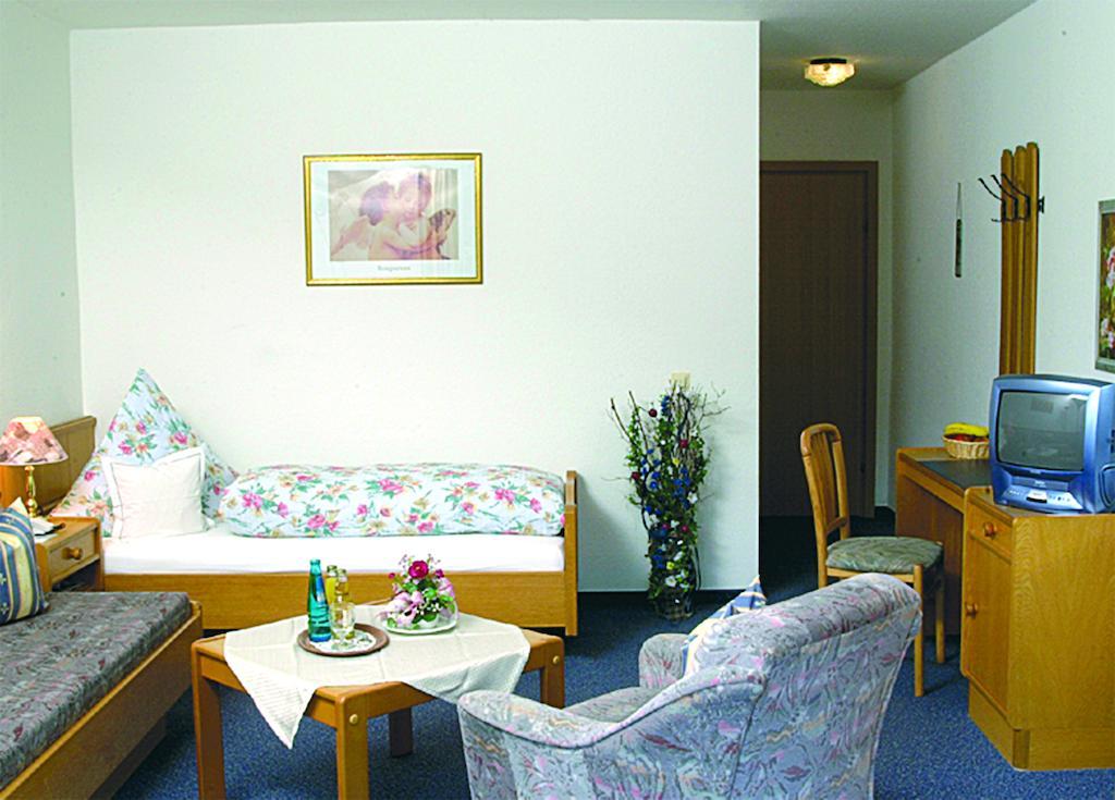 Hotel Garni Hubertushof Бад-Фюссинг Номер фото