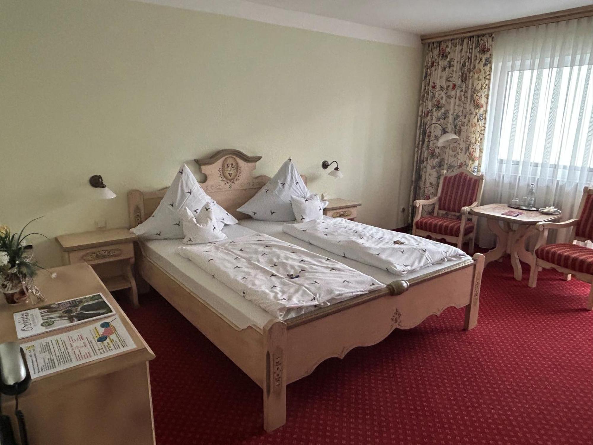 Hotel Garni Hubertushof Бад-Фюссинг Экстерьер фото