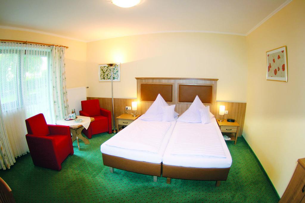 Hotel Garni Hubertushof Бад-Фюссинг Номер фото